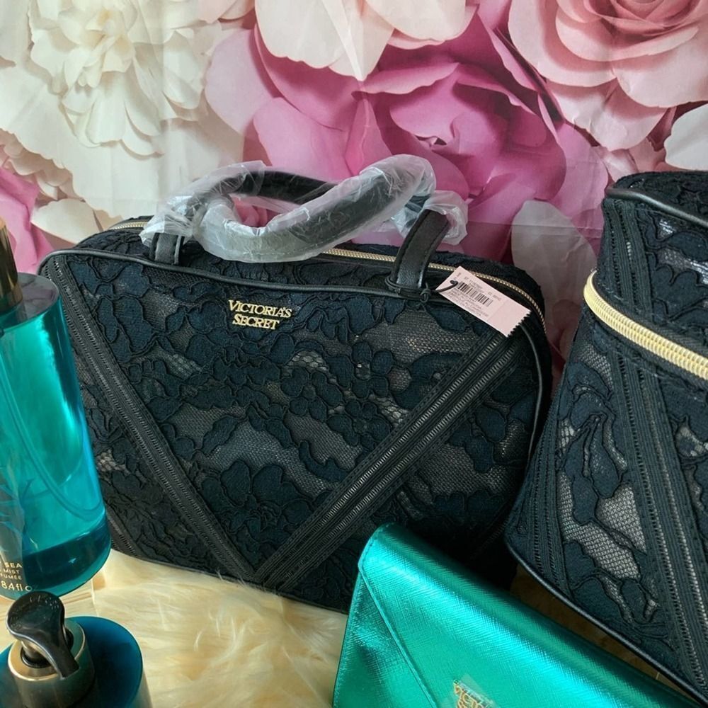 Victoria’s Secret Body Beauty Care + Beauty Bags - Picture 7 of 9